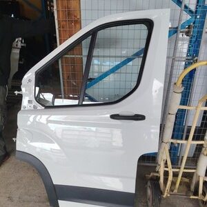 Maxus Deliver 9 2020 2026 Front Door Right Side OS BREAKING P1277