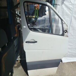 Mercedes Sprinter W906 2006 2018 Front Door Right Side OS BREAKING P1307