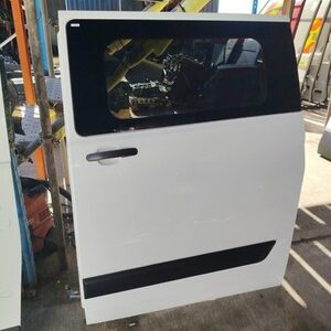 Ford Transit CUSTOM 2019 2023 Left Side Loading Door Sliding Door P1351 Facelift