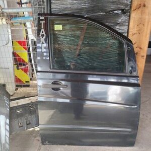 Mercedes Vito W639 2004 2014 Front Door Right Side OS BREAKING P1396