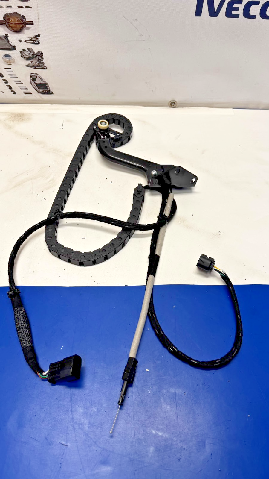 Mercedes Sprinter W907 2019 2026 Side Loading Door Sliding Door Cable Lower - imagine 10