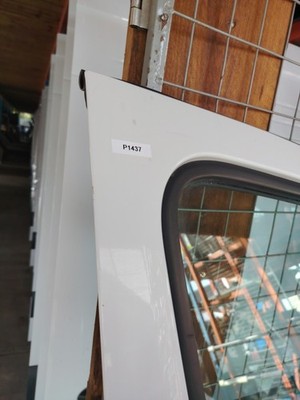Mercedes Sprinter 2018 2026 Front Door Right Side OS BREAKING P1437 - Image 2
